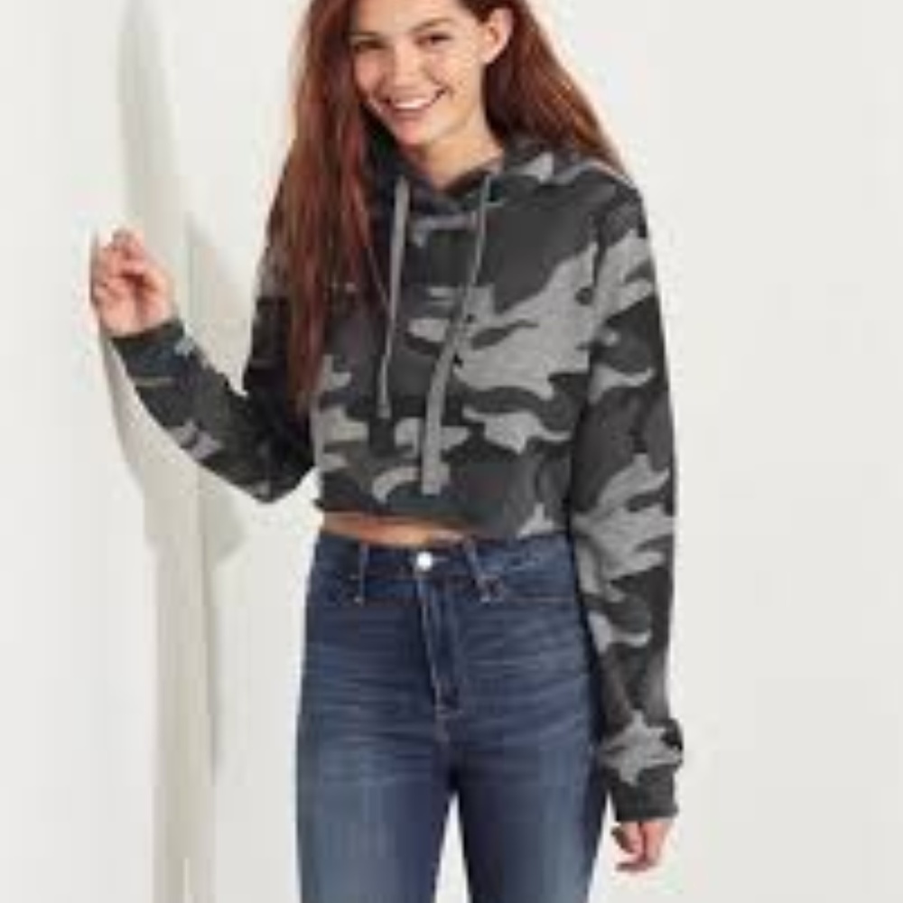 (new with tags!) Hollister Cutoff Cropped Hoodie